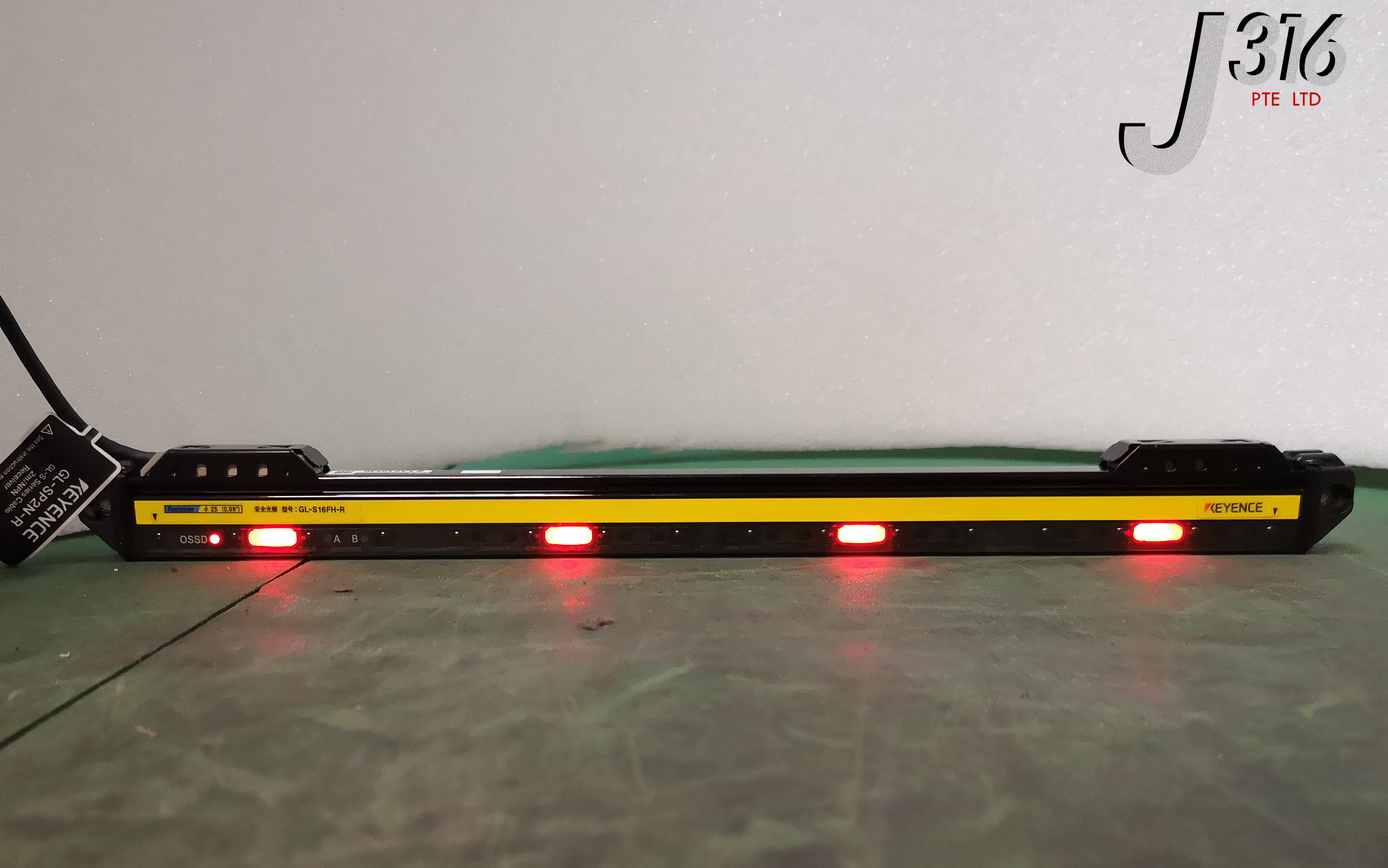 Wellcomeボード 13209 KEYENCE SAFTEY LIGHT CURTAIN TRANSMITTER & RECEIVER GL-S16FH